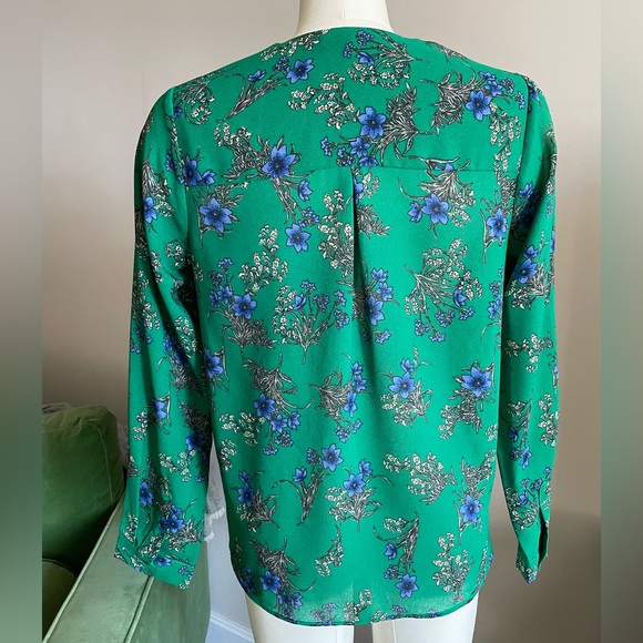 NWOT Heartloom brand blouse sold on Revolve, size small. - Picture 6 of 8